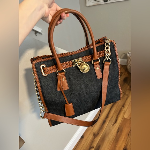 MK Hamilton tote bag in blue denim with cognac leather trim and gold hardware - Picture 11 of 12